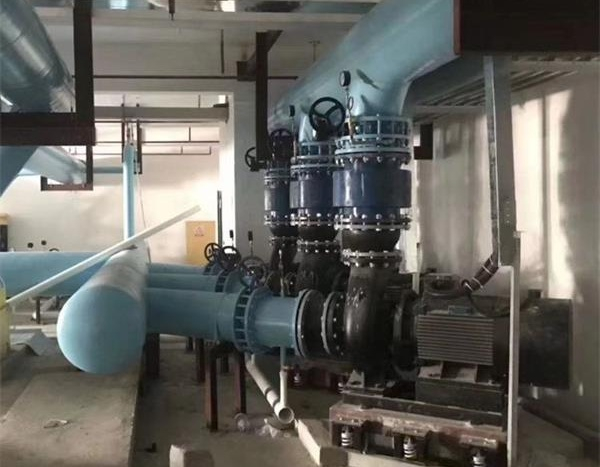 閉式冷卻塔冷水機組壓力過高怎么辦？(閉式冷卻塔管道壓力高)